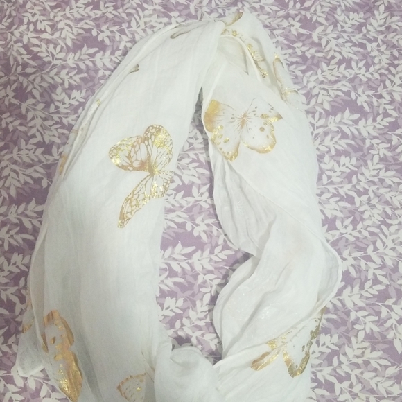 Scarf - Picture 3 of 4